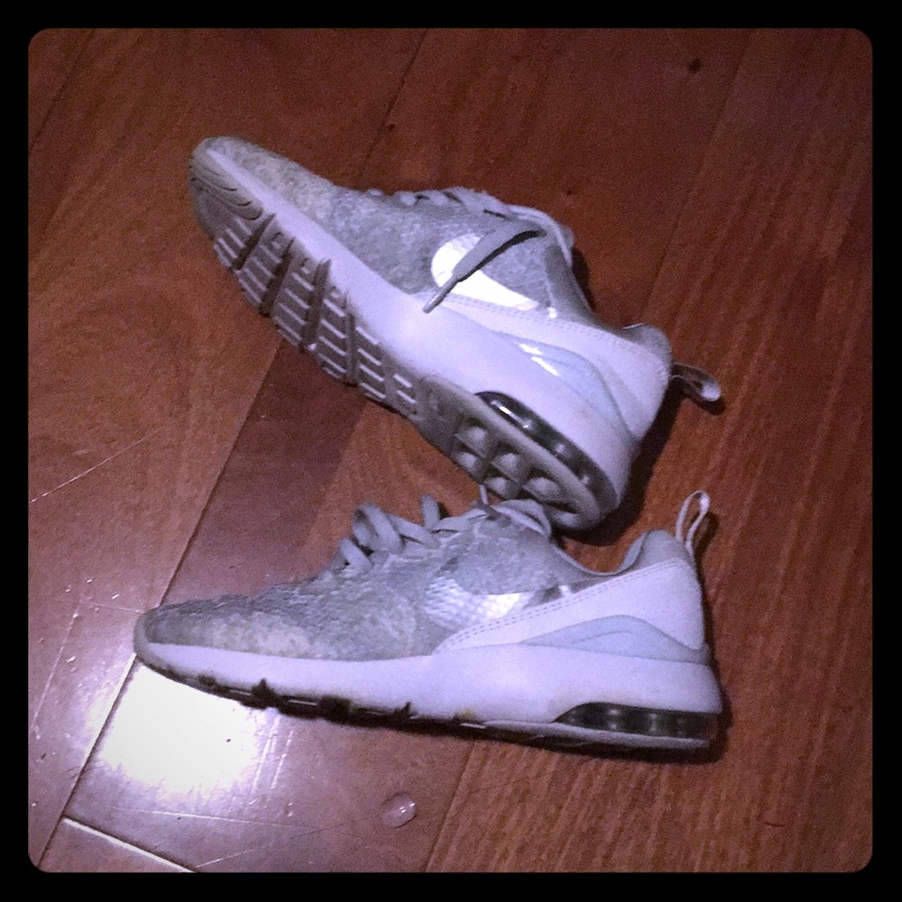 Good condition pre-owned Nike Air Max